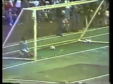 Retro Soccer_ NASL Soccer Bowl 1977 Seattle Sounders - New York Cosmos (Highlights)
